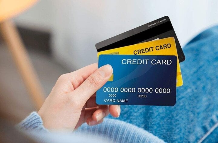 Sau “lùm xùm” Eximbank, NHNN yêu cầu rà soát cách tính lãi suất thẻ tín dụng - Ảnh 1.