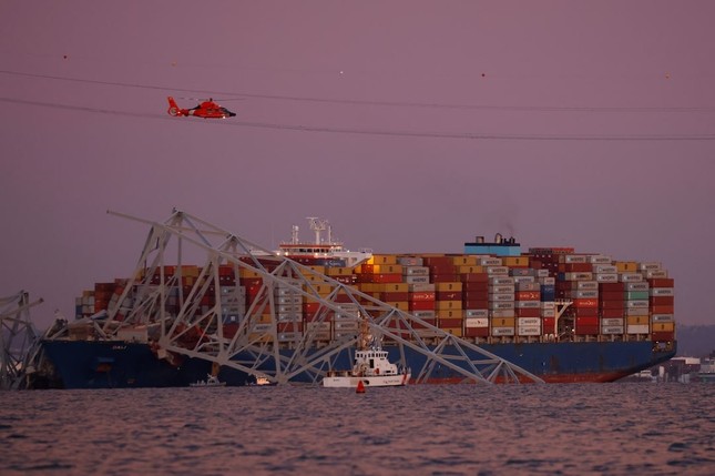 Mỹ: Thủy thủ đoàn nói tàu container bị 'mất kiểm soát' trước khi đâm sập cầu - Ảnh 3.