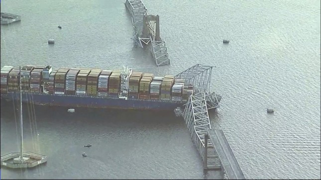 Mỹ: Thủy thủ đoàn nói tàu container bị 'mất kiểm soát' trước khi đâm sập cầu - Ảnh 15.