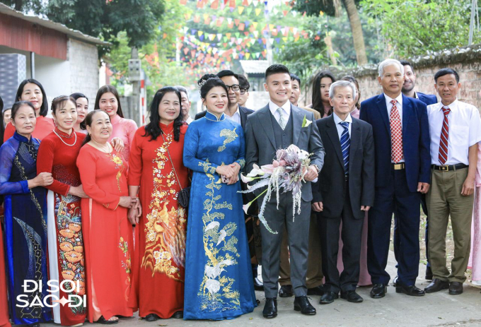 Quang Hải có hành động tinh tế 10 điểm với Chu Thanh Huyền ở đám cưới, lộ biểu cảm căng thẳng trước họ nhà gái- Ảnh 11.