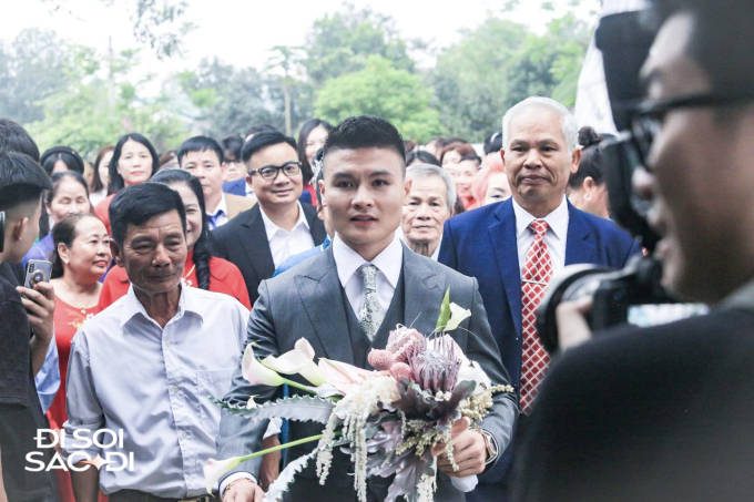 Quang Hải có hành động tinh tế 10 điểm với Chu Thanh Huyền ở đám cưới, lộ biểu cảm căng thẳng trước họ nhà gái- Ảnh 12.