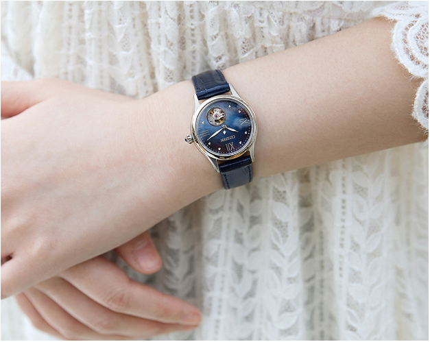 Mách nàng 4 mẫu đồng hồ Citizen tôn vẻ đẹp cho cổ tay mảnh mai - Ảnh 1.