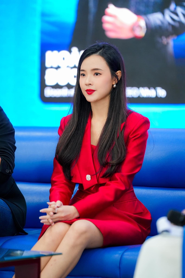 Phú bà Midu thông báo tốt nghiệp Á khoa Thạc sĩ, flex chi tiết trùng hợp đáng ngưỡng mộ - Ảnh 3. Phú bà Midu thông báo tốt nghiệp Á khoa Thạc sĩ, flex chi tiết trùng hợp đáng ngưỡng mộ - Ảnh 3.