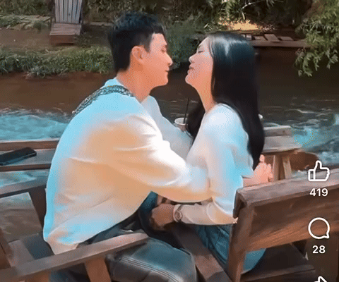 Ngọc Trinh đi du lịch cùng bạn trai ở Đà Lạt, công khai khoảnh khắc "khoá môi" ngọt ngào- Ảnh 1. Ngọc Trinh đi du lịch cùng bạn trai ở Đà Lạt, công khai khoảnh khắc "khoá môi" ngọt ngào- Ảnh 1.