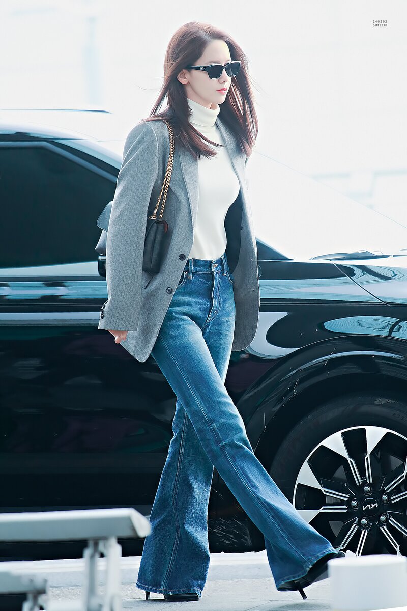 Thời trang sân bay đơn giản mà sành điệu xuất sắc của Yoona ở tuổi 34 - Ảnh 2.