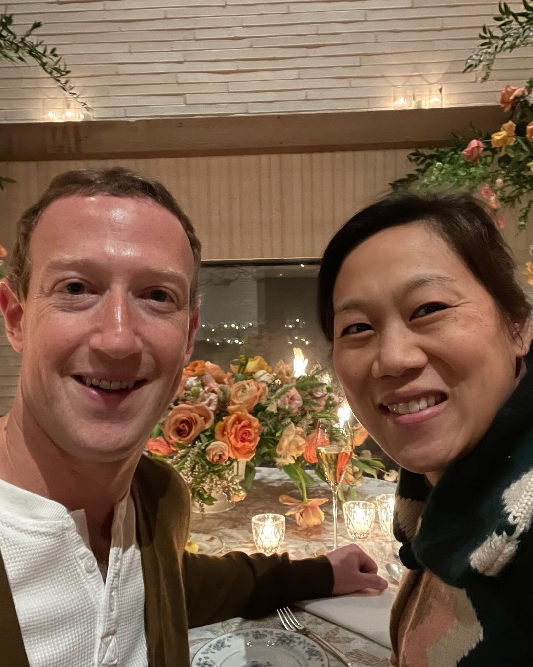 Ông chủ Facebook Mark Zuckerberg và vợ gây chú ý ở tiệc cưới 120 triệu USD - Ảnh 10.