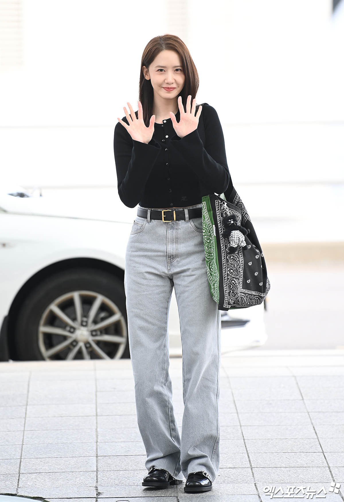 Thời trang sân bay đơn giản mà sành điệu xuất sắc của Yoona ở tuổi 34 - Ảnh 10.