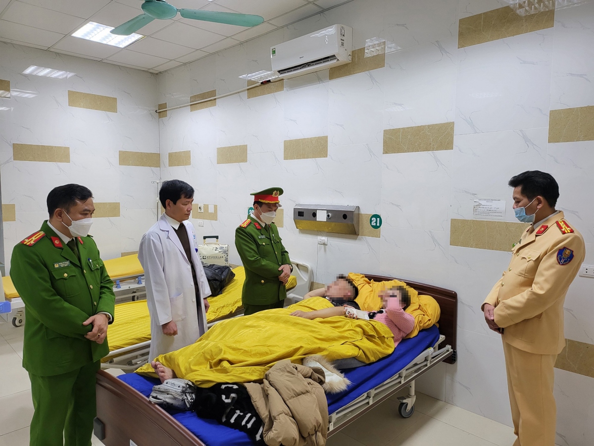 Sức khỏe 5 nạn nhân đi cấp cứu trong vụ TNGT nghiêm trọng ở Tuyên Quang ra sao? - Ảnh 1.