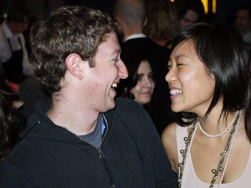 Quy tắc hôn nhân nghiêm ngặt của ông chủ Facebook Mark Zuckerberg - Ảnh 2.