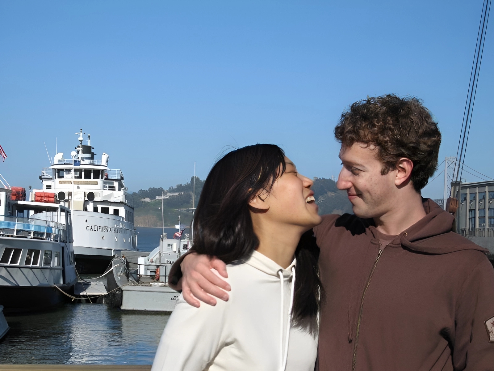 Quy tắc hôn nhân nghiêm ngặt của ông chủ Facebook Mark Zuckerberg - Ảnh 4.