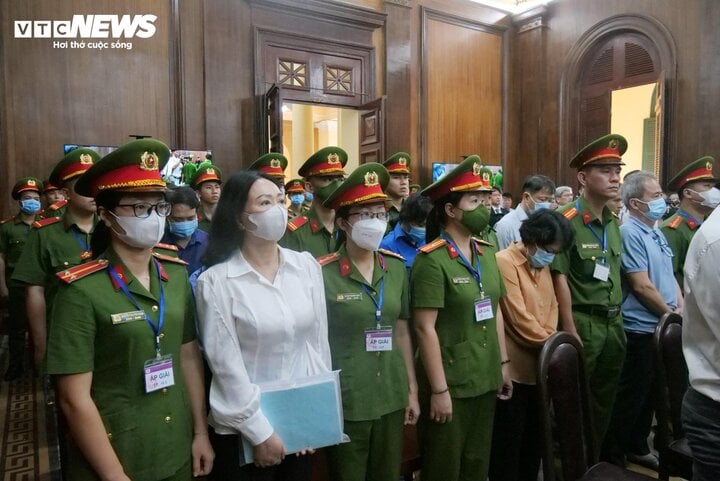 An ninh thắt chặt tại phiên tòa xét xử Trương Mỹ Lan và đồng phạm - Ảnh 2.