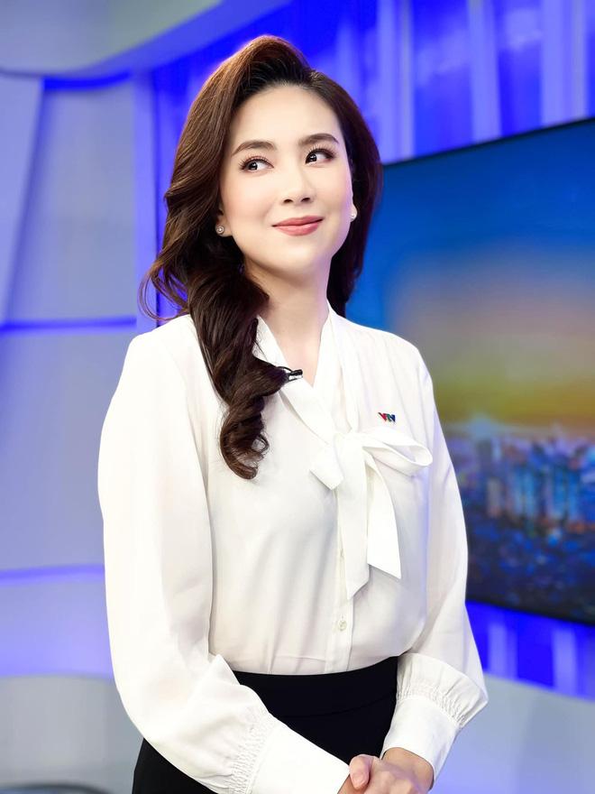 &quot;MC đẹp nhất VTV&quot; khoe có em đỗ vào trường ĐH top 5 của Mỹ, 18 tuổi đã làm CEO thương hiệu thời trang - Ảnh 1.