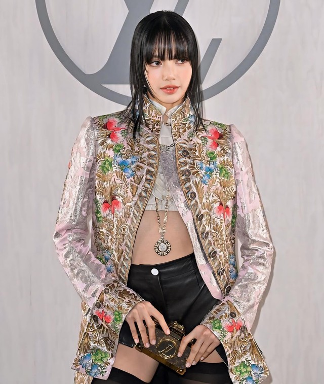 Không thể tin nổi: Lisa comeback Paris Fashion Week nhưng dự show Louis Vuitton, cùng dàn khách mời tạo nên bữa tiệc visual - Ảnh 3.