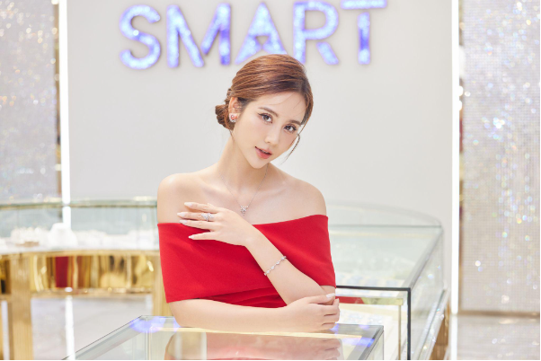 Chúng ta của 8 năm sau: Lâm tặng Dương quà gì dịp 8/3? - Ảnh 3. Chúng ta của 8 năm sau: Lâm tặng Dương quà gì dịp 8/3? - Ảnh 3.