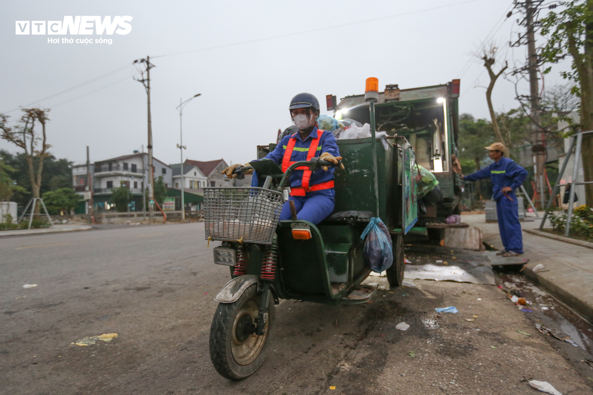 Ngày 8/3 không hoa, không quà của những người phụ nữ vất vả mưu sinh - Ảnh 11.