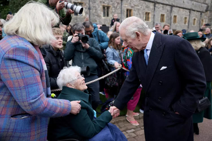 Hoàng gia Anh dự Lễ phục sinh vắng bóng Kate và William, trạng thái của Vua Charles sau hơn 1 tháng chữa trị ung thư được hé lộ - Ảnh 2.