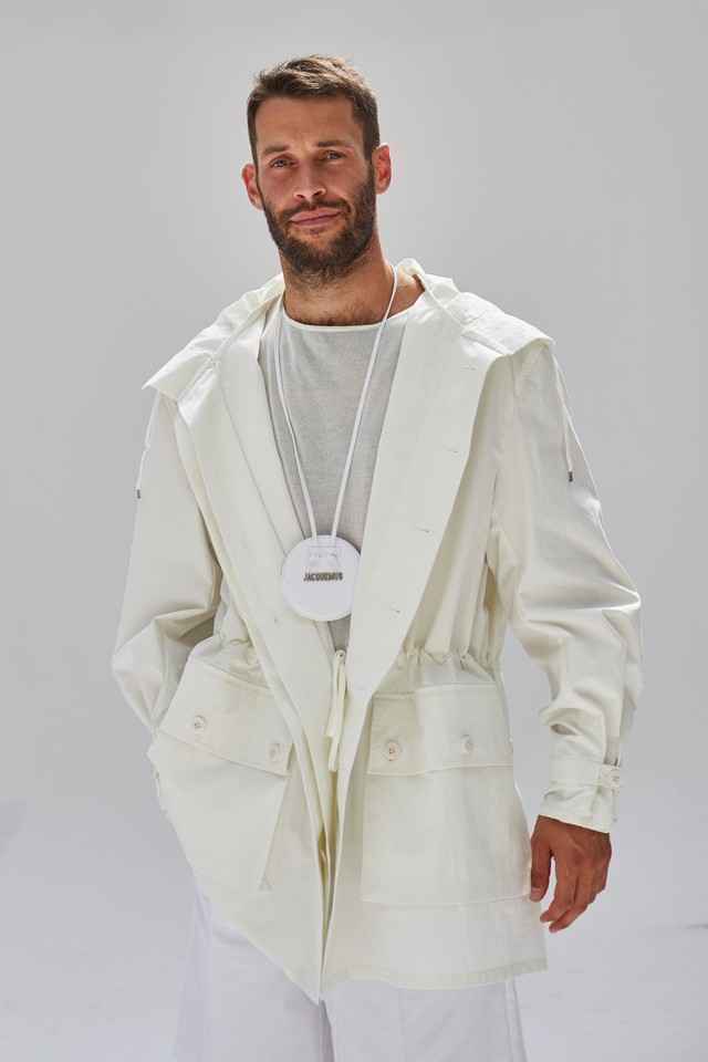 Jacquemus - Mặt trời, chàng thơ hay là bậc thầy marketing của thời trang đương đại - Ảnh 1.