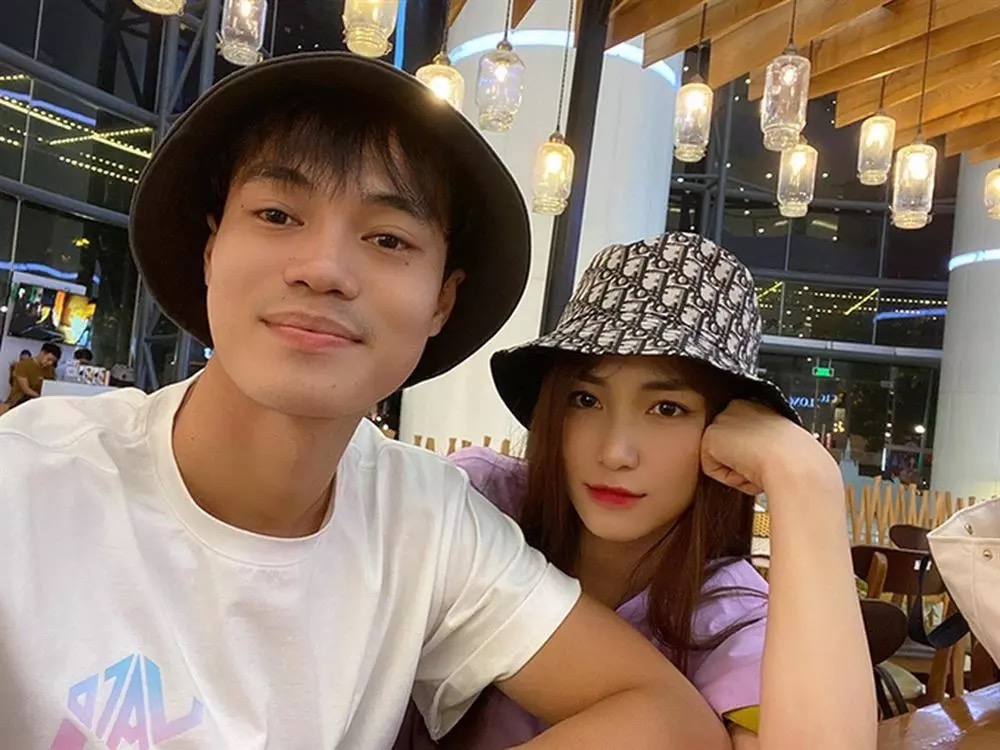 Hoà Minzy lên tiếng giữa nghi vấn hẹn hò Văn Toàn, khẳng định 1 câu chắc nịch sau 10 năm gắn bó - Ảnh 4. Hoà Minzy lên tiếng giữa nghi vấn hẹn hò Văn Toàn, khẳng định 1 câu chắc nịch sau 10 năm gắn bó - Ảnh 4.