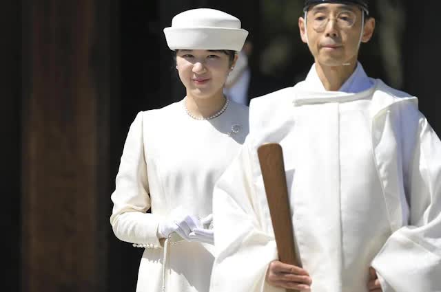 Công chúa xinh đẹp nhất Nhật Bản tham dự Lễ kỷ niệm đặc biệt, gây xao xuyến khi khoe trọn ngoại hình &quot;đẹp hơn hoa&quot; - Ảnh 8.