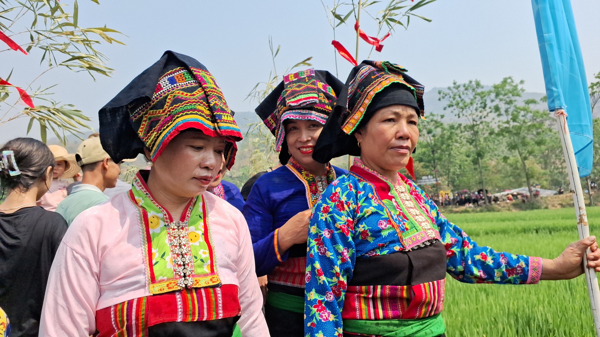 Video: Đặc sắc Tết té nước của dân tộc Lào ở Điện Biên- Ảnh 15.