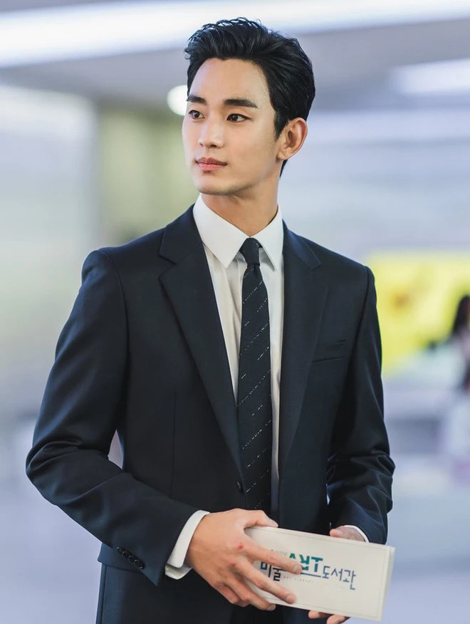 Bố Kim Soo Hyun bất ngờ tổ chức đám cưới với vợ mới ở tuổi 64, thái độ của nam tài tử gây xôn xao dư luận - Ảnh 4.