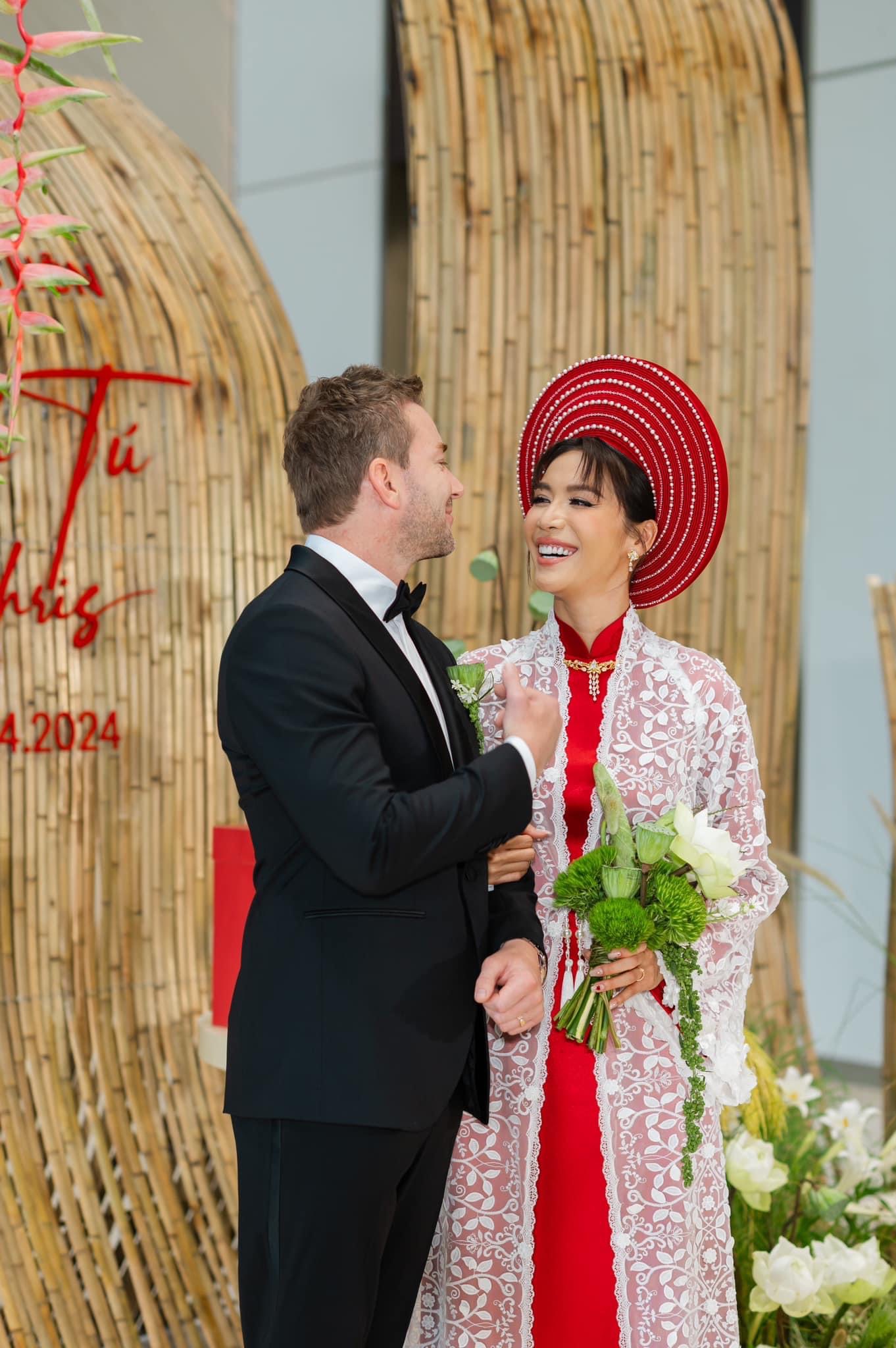 Minh Tú bị soi vòng 2 lớn rõ, một chi tiết trong lễ cưới ngầm xác nhận đang có tin vui?- Ảnh 9. Minh Tú bị soi vòng 2 lớn rõ, một chi tiết trong lễ cưới ngầm xác nhận đang có tin vui?- Ảnh 9.