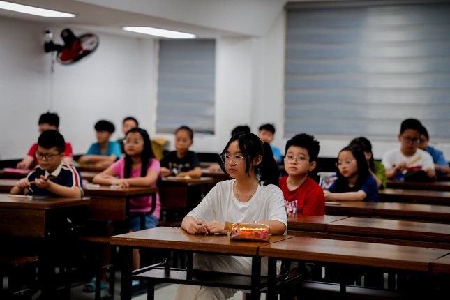Gần 4.000 học sinh thi tuyển vào lớp 6 trường Lương Thế Vinh - Ảnh 6.
