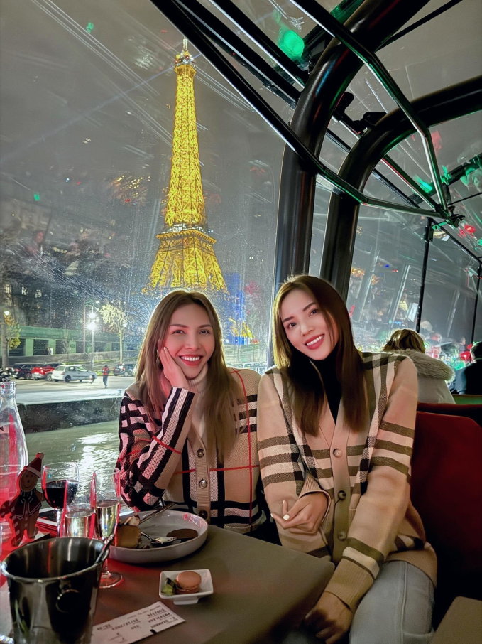 Lẻ bóng tại hôn lễ Minh Tú, Kỳ Duyên nói 1 câu thể hiện rõ đang cô đơn?- Ảnh 7. Lẻ bóng tại hôn lễ Minh Tú, Kỳ Duyên nói 1 câu thể hiện rõ đang cô đơn?- Ảnh 7.