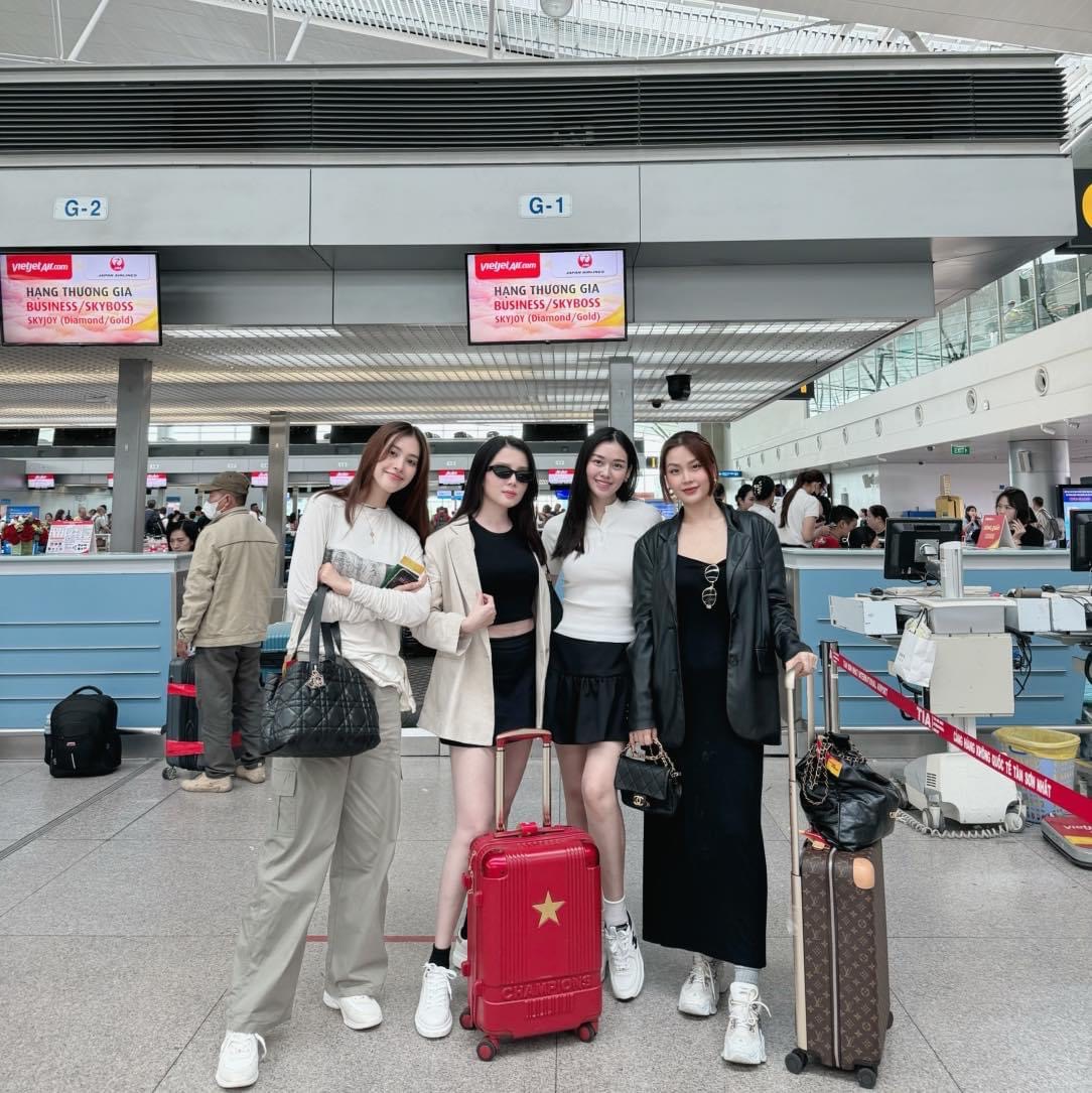 Hoa hậu Thuỳ Tiên cùng hội bạn thân Hoa - Á hậu kéo nhau du lịch Hàn Quốc, khung hình quy tụ toàn visual khủng- Ảnh 1.