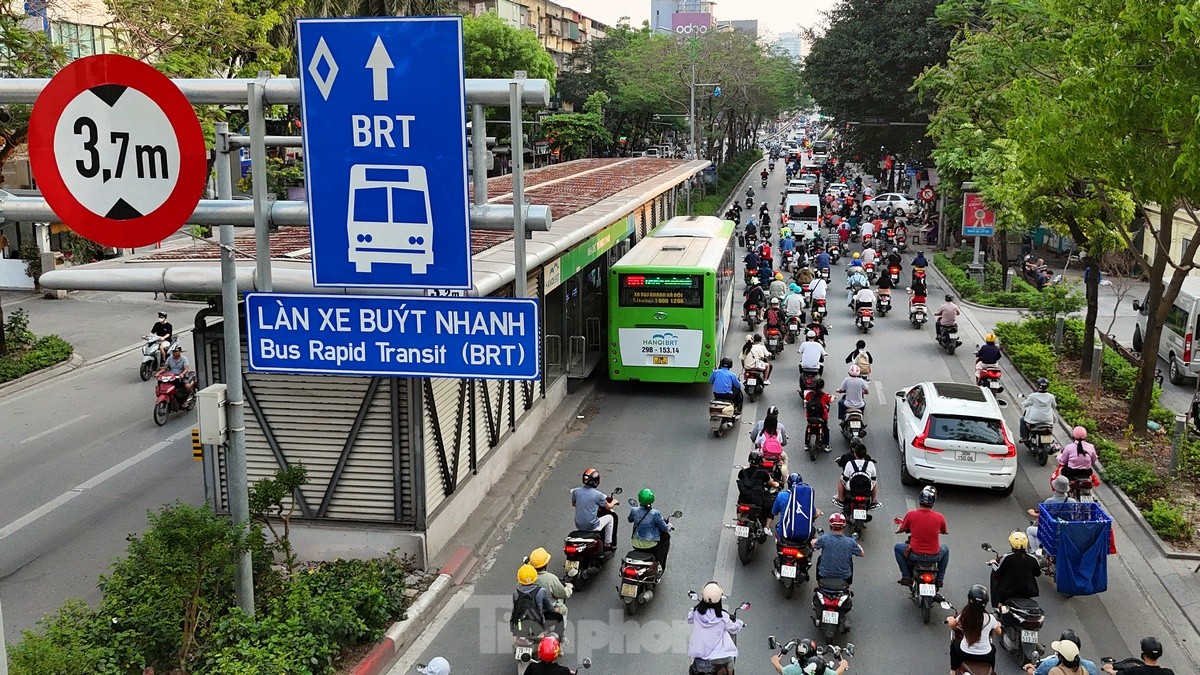 Tuyến buýt nhanh BRT hoạt động ra sao trước khi được Hà Nội đề xuất thay bằng đường sắt đô thị? - Ảnh 10.