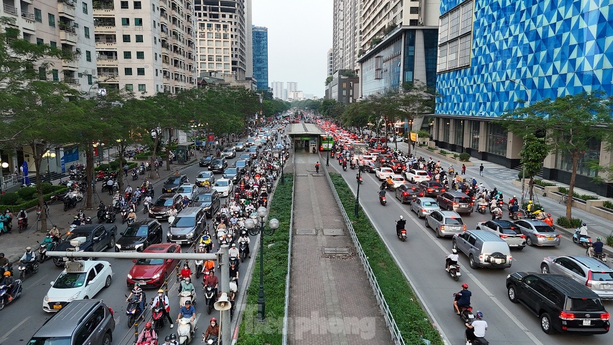 Tuyến buýt nhanh BRT hoạt động ra sao trước khi được Hà Nội đề xuất thay bằng đường sắt đô thị? - Ảnh 15.