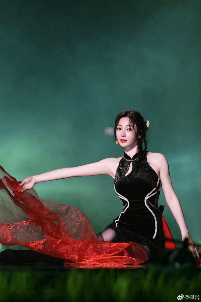 Một chị đẹp Trung Quốc bất ngờ trình diễn bản hit đạt 10 tỷ view Douyin của Tăng Duy Tân ở Đạp gió!- Ảnh 5.