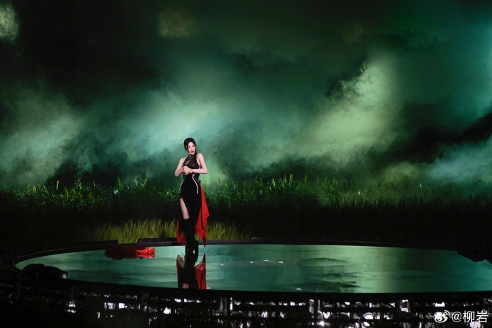 Một chị đẹp Trung Quốc bất ngờ trình diễn bản hit đạt 10 tỷ view Douyin của Tăng Duy Tân ở Đạp gió!- Ảnh 6.