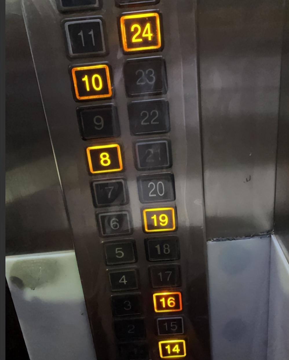 Sau khi chuyển từ tầng 3 lên tầng 25, tôi không ngờ cuộc sống trên cao lại có thể thoải mái đến thế - Ảnh 3.