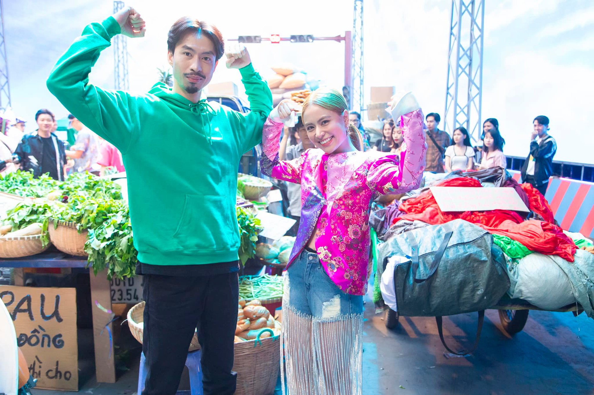 Hé lộ thông tin đắt về lễ ăn hỏi bí mật của Hoàng Thuỳ Linh - Đen Vâu, 1 chi tiết là ẩn số- Ảnh 2. Hé lộ thông tin đắt về lễ ăn hỏi bí mật của Hoàng Thuỳ Linh - Đen Vâu, 1 chi tiết là ẩn số- Ảnh 2.