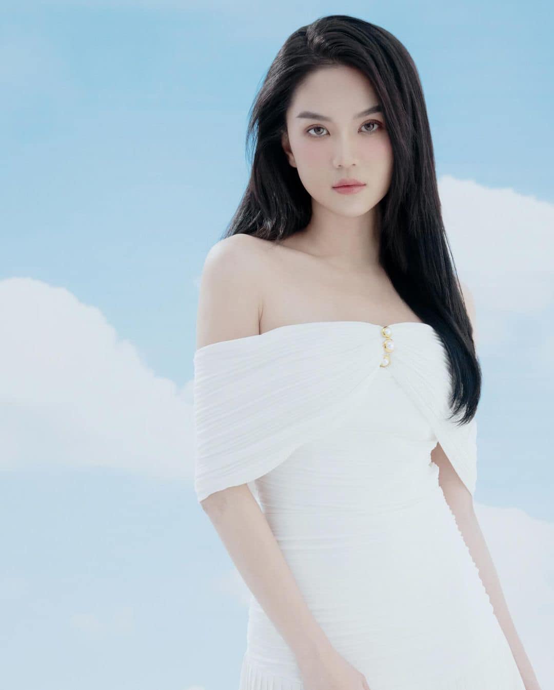 Ngọc Trinh mặc váy cưới lộng lẫy, netizen: “Hóng chú rể”- Ảnh 10.