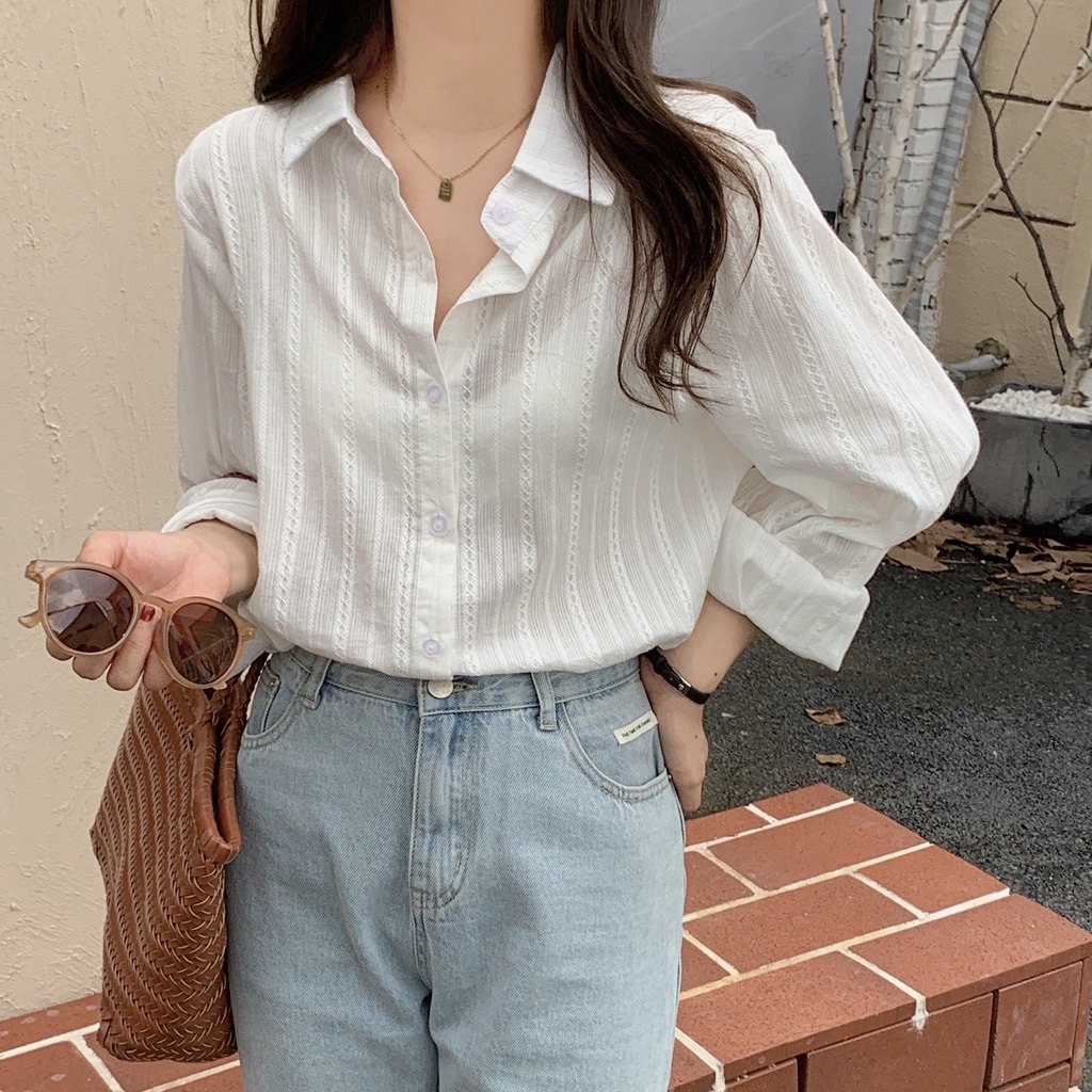 9 mẫu sơ mi trắng dưới 300k t&ocirc;n d&aacute;ng thanh lịch cho n&agrave;ng c&ocirc;ng sở - Ảnh 10.