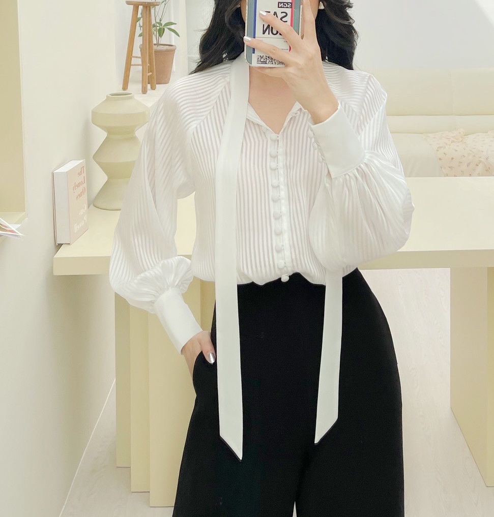 9 mẫu sơ mi trắng dưới 300k t&ocirc;n d&aacute;ng thanh lịch cho n&agrave;ng c&ocirc;ng sở - Ảnh 16.