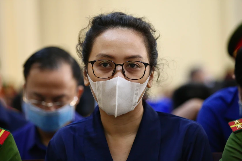 Vụ Vạn Thịnh Phát: Bà Trương Mỹ Lan xin miễn án phạt cho chồng và cháu ruột - Ảnh 1. Vụ Vạn Thịnh Phát: Bà Trương Mỹ Lan xin miễn án phạt cho chồng và cháu ruột - Ảnh 1.