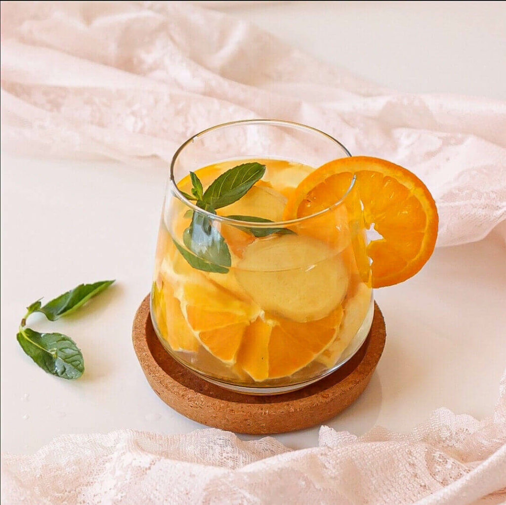 orange-ginger-mint-detox-water-1024x1022-1713607240788157211361-1713621043396-17136210435641152960195.jpg