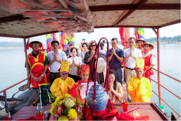 Phú Thọ: Biển người đổ về ngày hội Mạch nguồn khoáng nóng 10/3 âm lịch - Ảnh 4.