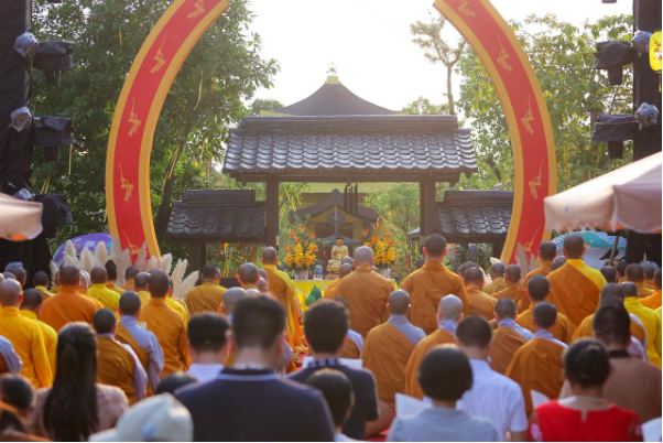 Phú Thọ: Biển người đổ về ngày hội Mạch nguồn khoáng nóng 10/3 âm lịch - Ảnh 7.