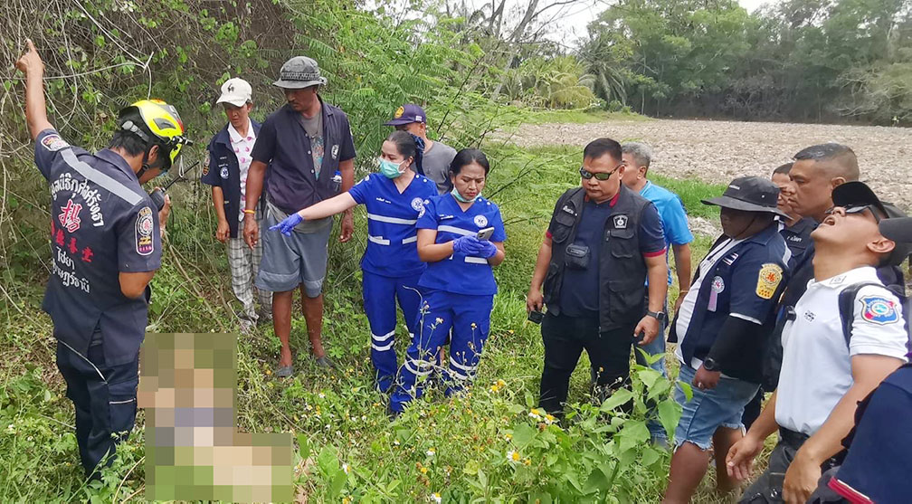 Trèo lên tháp điện thoại di động, 2 tiếng sau người đàn ông nhảy xuống khiến đám đông kinh hãi- Ảnh 3.