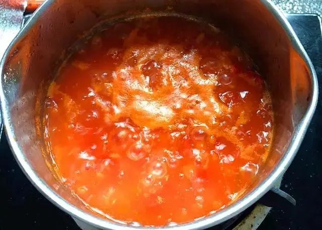 Đầu bếp chỉ thêm vào 1 nguyên liệu khi làm sốt cà chua mà siêu thơm ngon lại không chứa chất phụ gia  - Ảnh 4.