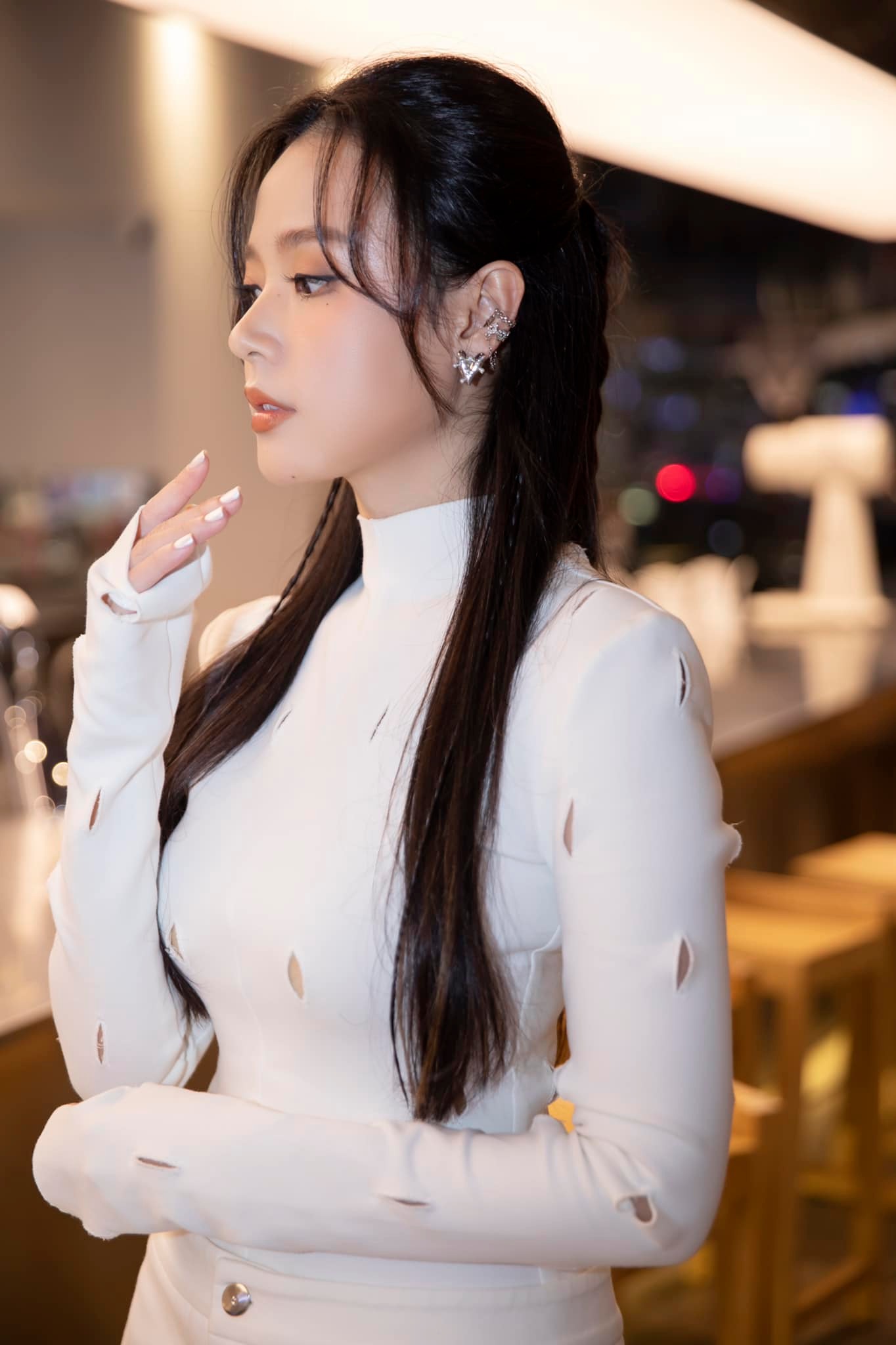 Midu và thiếu gia nhựa Duy Tân từng công khai sánh đôi ở sự kiện, thái độ lạ cả hai gây chú ý - Ảnh 9. Midu và thiếu gia nhựa Duy Tân từng công khai sánh đôi ở sự kiện, thái độ lạ cả hai gây chú ý - Ảnh 9.