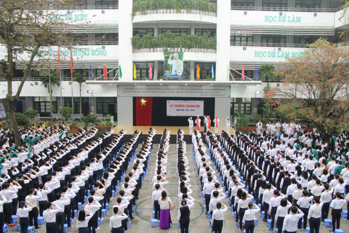 Không phải trường chuyên, đây vẫn là trường cấp 3 mơ ước của học sinh Hà Nội: Điểm TB 8/9 môn thi tốt nghiệp THPT lọt top thủ đô - Ảnh 3.