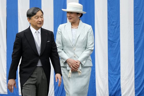 Hoàng gia Nhật Bản tổ chức tiệc mùa xuân: Hai công chúa tươi vui rạng rỡ chiếm trọn spotlight giữa sự kiện 1.400 người - Ảnh 3.