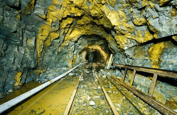 21 tấn vàng ‘chảy ra’ từ dưới lớp băng giá mỗi năm khiến cả thế giới khao khát: Mỏ vàng nằm ở nơi ‘tận cùng thế giới’ gây bất ngờ với những công nghệ tối tân - Ảnh 1.