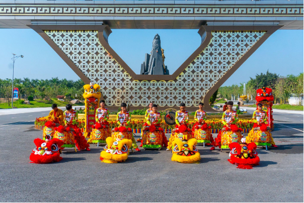 Công viên nước lớn nhất Việt Nam - The Amazing Bay mừng sinh nhật 2 tuổi nhân dịp lễ 30/4 - 1/5 - Ảnh 1.