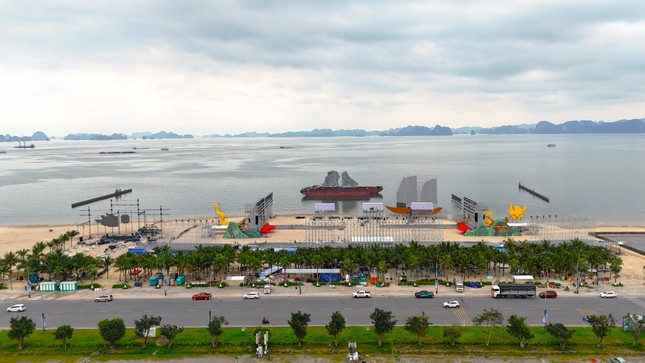 Từ chối cấp phép cho 200 tàu du lịch biểu diễn, đón khách xem Carnaval Hạ Long - Ảnh 2.